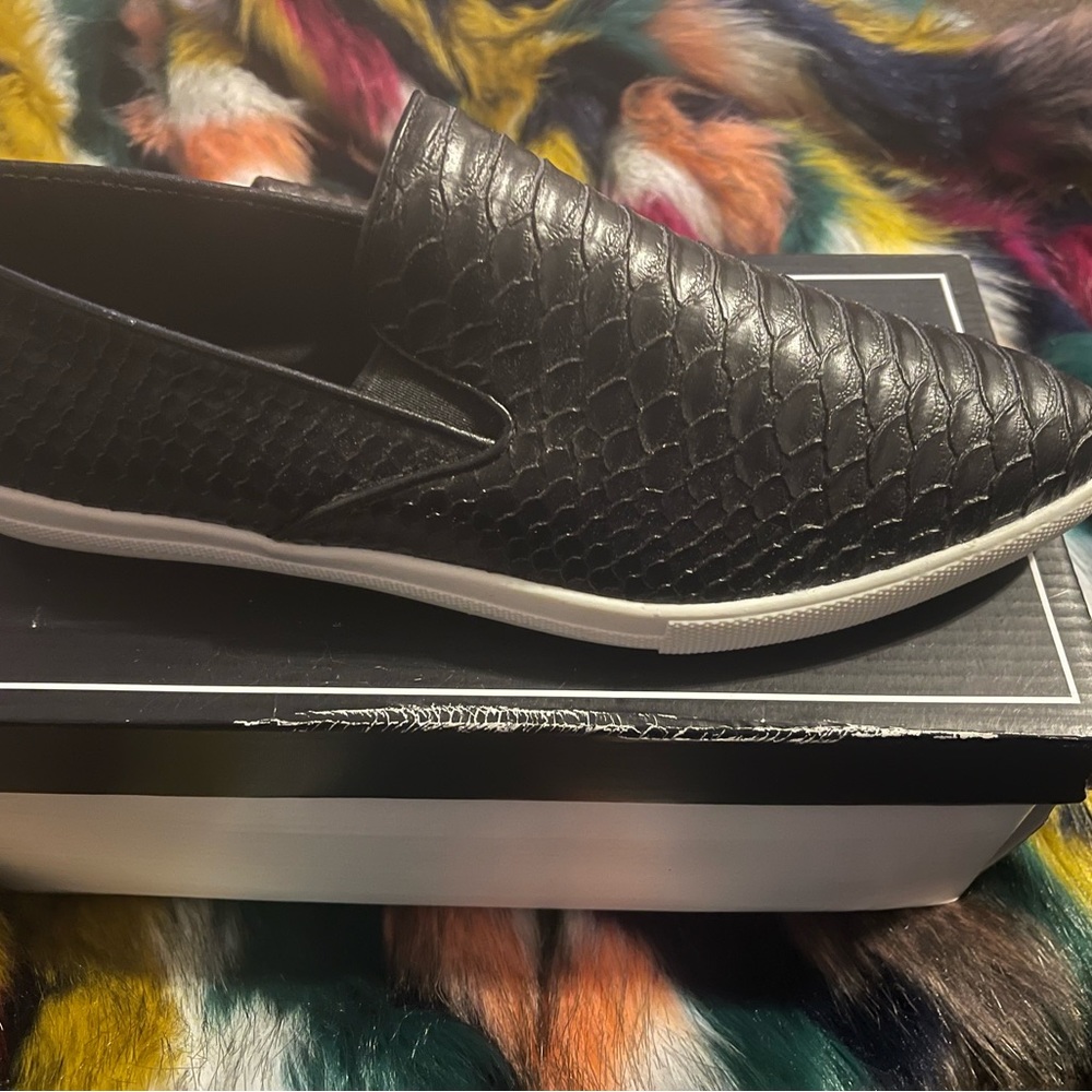 Qupid black snake leather white boots flat loafer